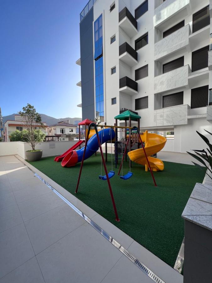 Cobertura Velejar Em Condominio Clube - Com Area De Lazer Governador Celso Ramos Exteriér fotografie